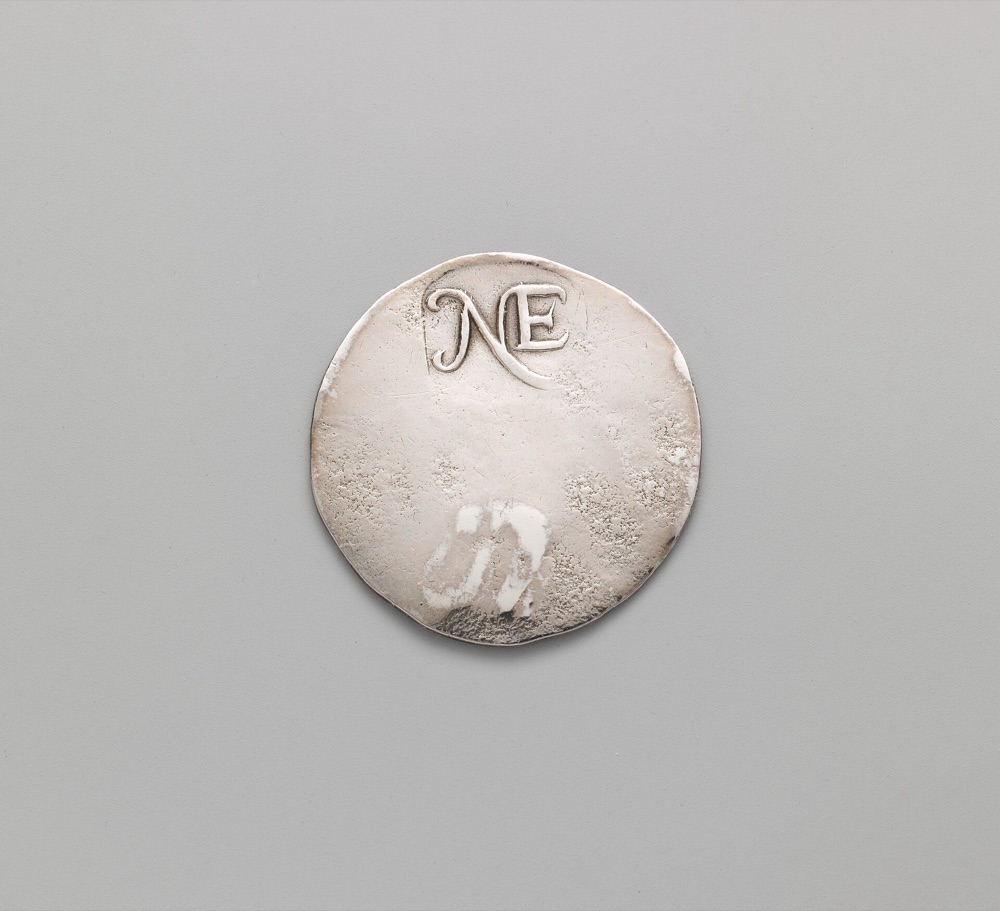 1652 New England (NE) shilling obverse with the NE punch — the Metropolitan Museum of Art's example of the same issue; the tracked Noe-1 specimen is a different coin
