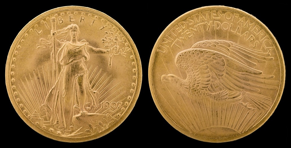 1907 Saint-Gaudens double eagle with Arabic numerals, low relief, obverse and reverse — the Smithsonian's example of the same first-year regular issue; the tracked PCGS MS65 specimen is a different coin